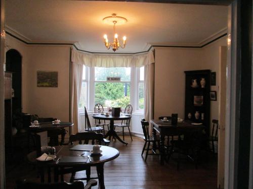Brooklands Guest House - image 2