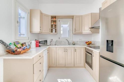 ห้องครัว, Villa Zeos - Cycladic house close to the beach in อัมเปลัส