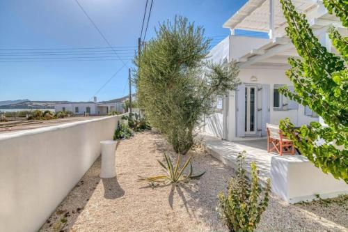 ทัศนียภาพภายนอกโรงแรม, Villa Zeos - Cycladic house close to the beach in อัมเปลัส
