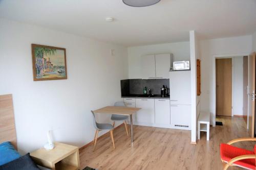 ห้องครัว, Apartment in Mettmann mit Sonnenbalkon! in เมทท์มันน์