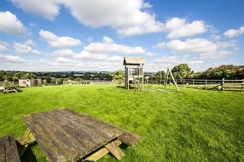 Spēļu laukums, Glamping with Alpacas! - Alton Towers in Croxden