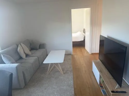 Appartement entier avec terrasse et jardin in Sion, Schweiz