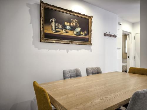 Three-Bedroom Premium Apartment image 1