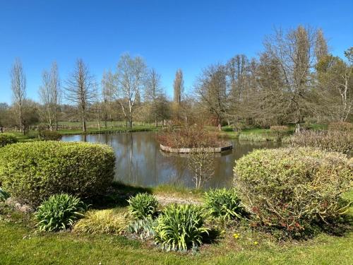 Viesnīcas āriene, GÎTE Au Bord De L'Iton (GITE Au Bord De L'Iton) in L'Aigle mazpilsēta