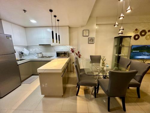 Kathys Crib 2Bedroom MOA View at Shell Residence, Manila
