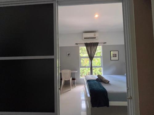 Ananas Samui Hostel Room Type - Double Room with Private Bathroom