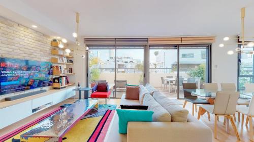 Apartment room in Colorful Shenkin 3-BR by HolyGuest