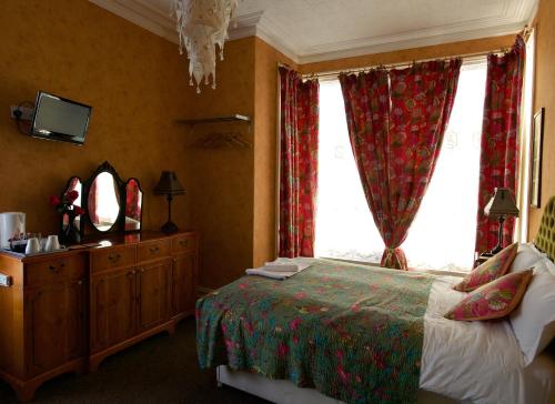 The Gallery - image 9