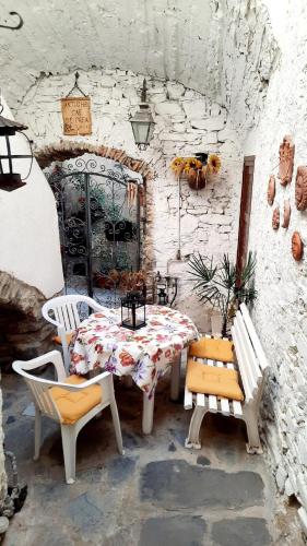 Vaade, ''SAPORE DI LIGURIA'' in Borgo Antico vicino al mare in Terzorio