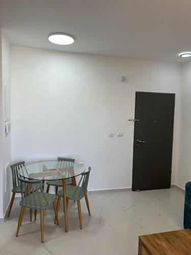 אדום 3 אילת, בוטיק יוסי אברהמי שדרות התמרים, Eilat (foto 6)