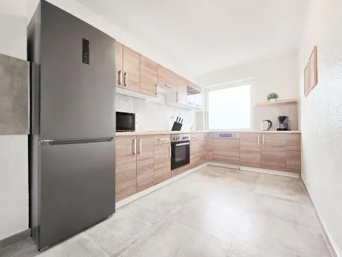 Tolstov Apartments - 2 Room Apartments - Balcony - Kitchen - Washing machine - next to Cologne in Frechen, Deutschland
