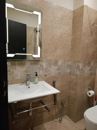 Korean Style 2BHK with City Views & Free Netflix - image 2