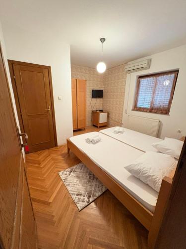 Nikolić apartmani 2