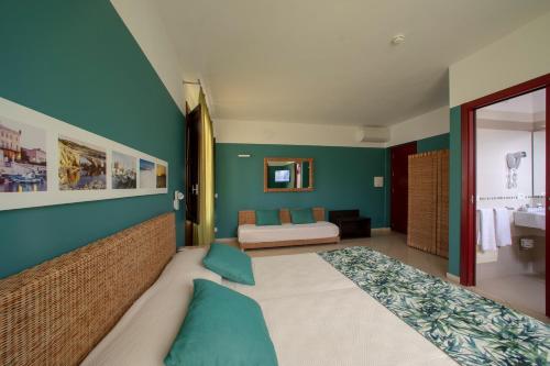 Insula Hotel - image 2