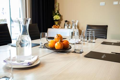 商務中心, 摩維克布魯26酒店 (Movich Buro 26) in 西部（工業合作區）