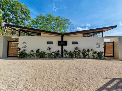 Blissful Homes in Huacas