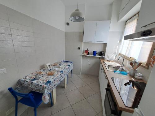 Torre Spaccata Apartment for 6 with parking, Roma (foto 8)