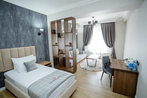 room detail thumbnail 1