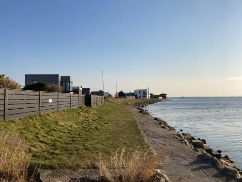 Strandhuus Westerbergen - direkt am Meer bei Lemkenhafen in Fehmarn, Deutschland