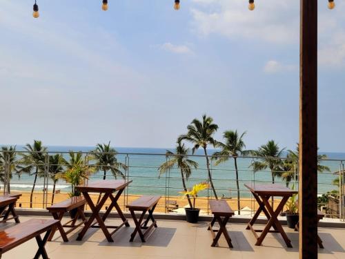 Restaurant, Mount Bay Hotel in Mount Lavinia Beach