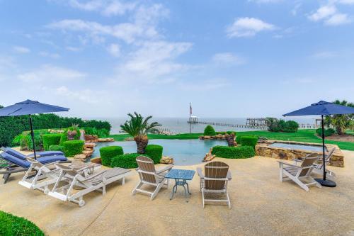 Private Dock + Pier: Luxe Villa on Galveston Bay! - Hitchcock, TX