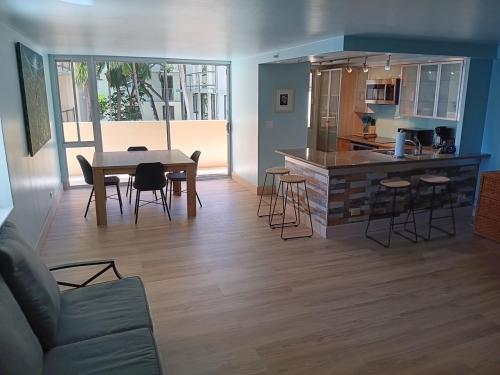 Diamond Head Beach Hotel 5