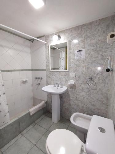 Quadruple Room image 2
