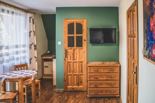 Double Room with Balcony image 10