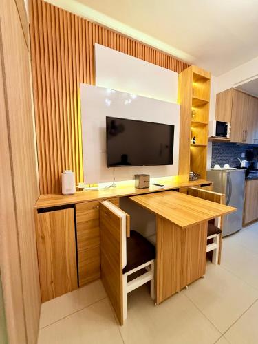 Modern Double-Sized Bed with Netflix & Pool View, Manila (fotografie 11)