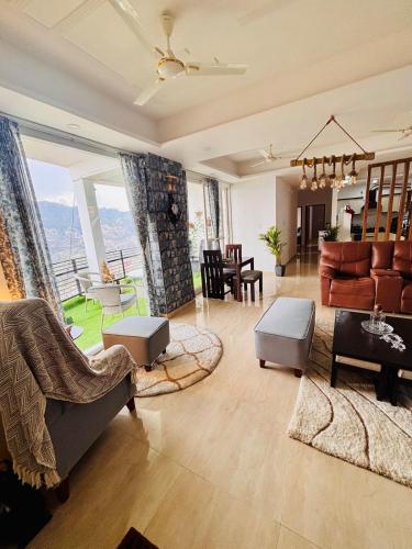 Chic Mountain Home - Peaceful Stay with Mountain & Valley View