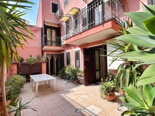 B&B Epos Acitrezza – Aci Trezza, CA