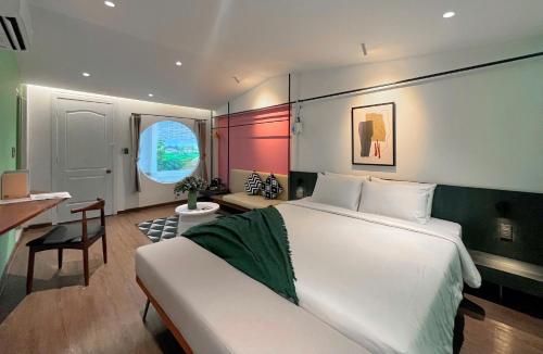 room detail thumbnail 0