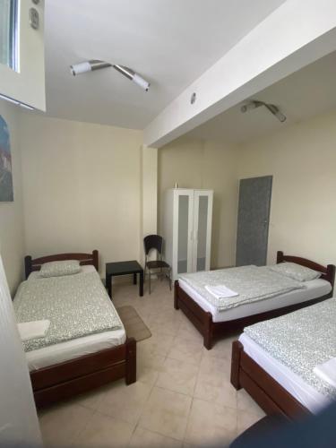 Art Inn Space Room Type - Classic Triple Room