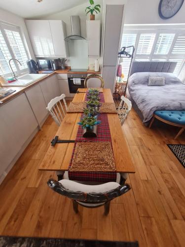 Stylish Open Plan Guest House 400sq ft Rutland in Stretton (Rutland)
