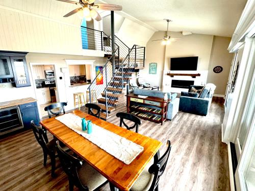 Penthouse - 2 min to sand! Ocean & Marsh Views image