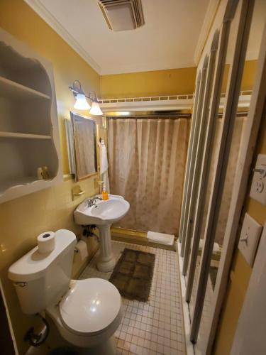 Spacious ranch home near Stone Mountain Spacious ranch home near Stone Mountain