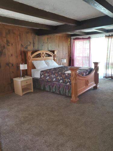 Spacious ranch home near Stone Mountain Spacious ranch home near Stone Mountain