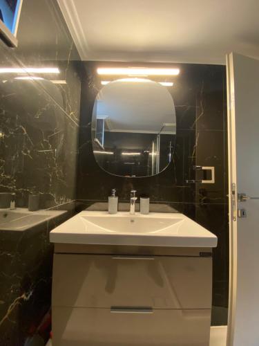 Mountain View Apartment