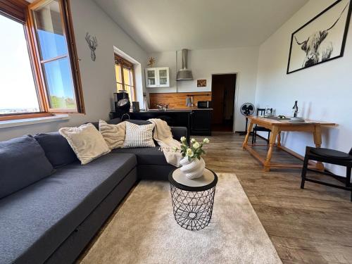 Glanz und Gloria Weingartenapartment an der Kellerstraße, viele Buschenschanke, sehr ruhige Lage, he in Loipersdorf