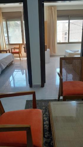 2 bedrooms, 4 beds