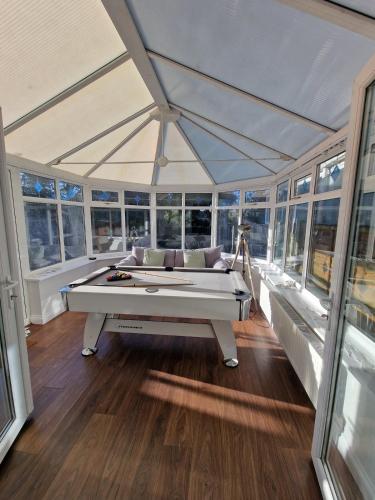 Cosy 3 Bed House Excellent Location NEC BHX HS2 Hot Tub Lazy Spa gîte à louer Castle Bromwich Castle Hill