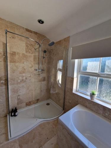 Cosy 3 Bed House Excellent Location NEC BHX HS2 Cosy 3 Bed House Excellent Location NEC BHX HS2