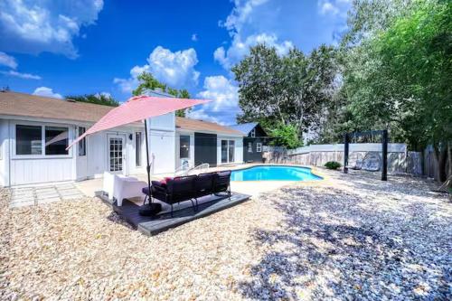 IG-worthy private pool near the Domain IG-worthy private pool near the Domain