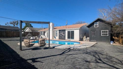 IG-worthy private pool near the Domain IG-worthy private pool near the Domain