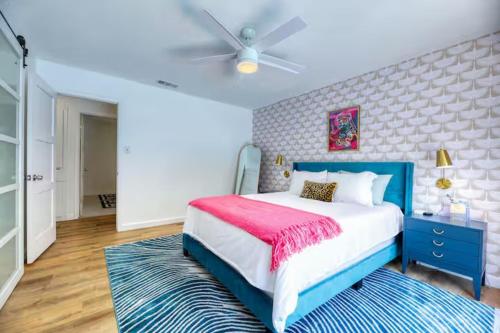 IG-worthy private pool near the Domain IG-worthy private pool near the Domain