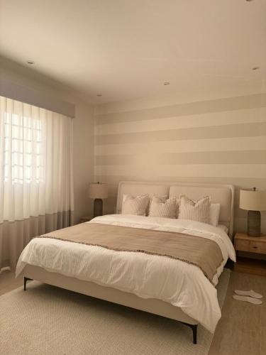 5 mins to Boulevard City Luxury Apartment - image 4