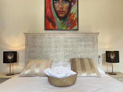 One-Bedroom Premier Apartment image 3