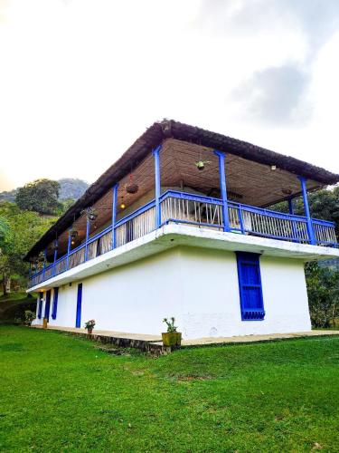 Finca Rústica, Cocorná - Cacao, Charcos y Cascadas