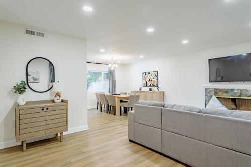 Beautiful 5 bedroom sleeps16 pool Universal, Los Angeles (fotografie 6)