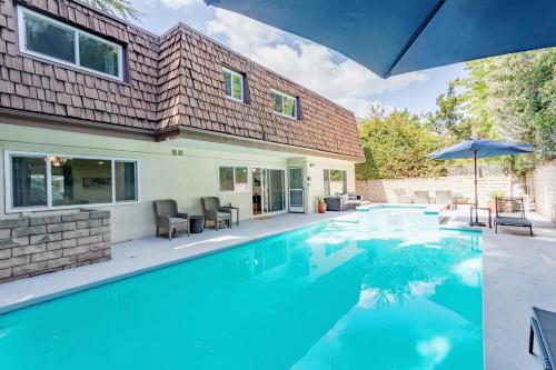 Beautiful 5 bedroom sleeps16 pool Universal, Los Angeles (fotografie 2)